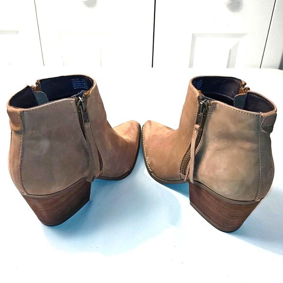 Women's Artisan by Zigi Vellyn Brown Suede Zipper Ankle Boots US Size 7.5M - Picture 2 of 7